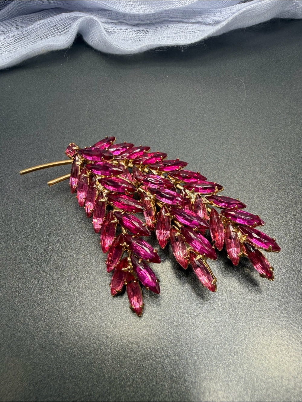 Vintage Fuchsia pink Leaf Rhinestone Brooch #491ur